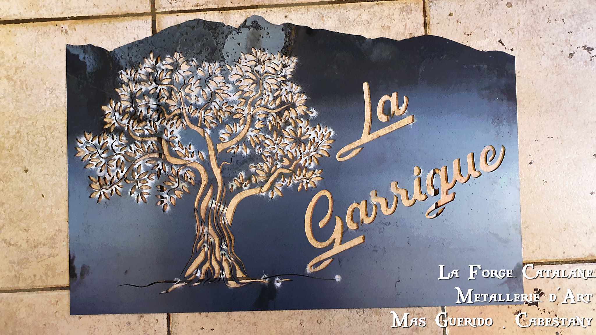 plaque nom maison decoupe laser olivier fer forge catalane cabestany.jpg